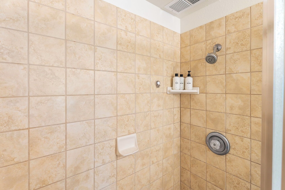 Direct Ocean Front - Upgraded Unit - Free Concierge - Vrkcv