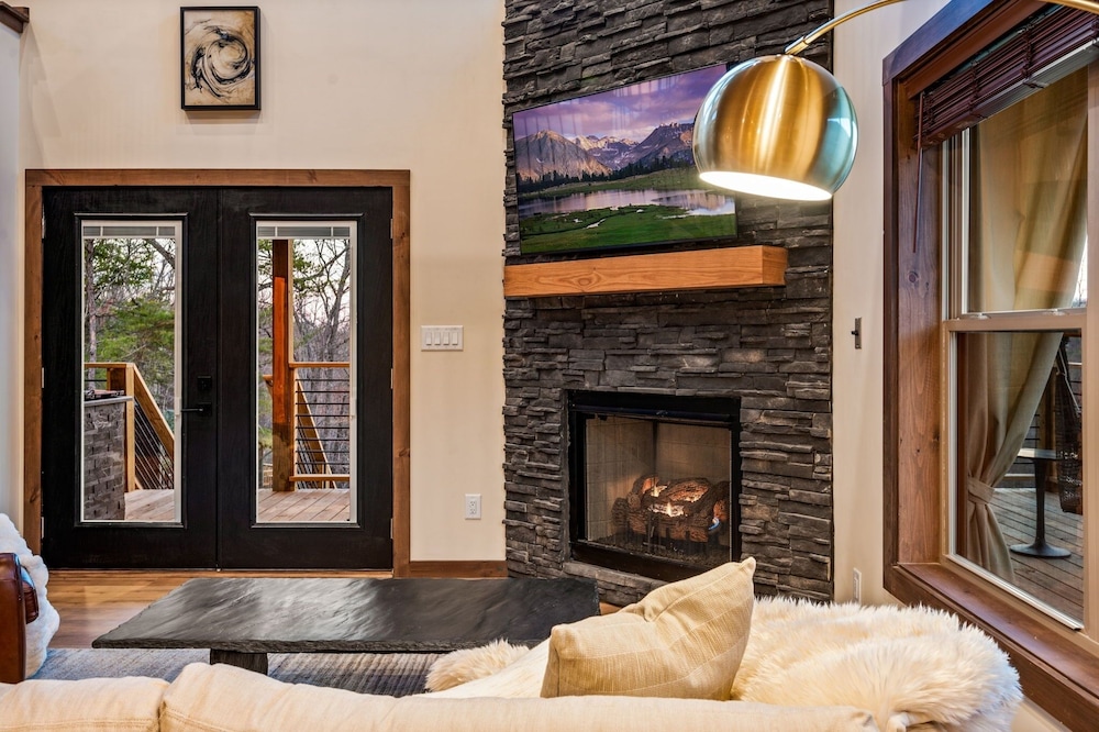 Reflections 1 Bedroom Cabin