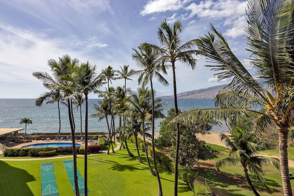 Oceanfront Modern & Elegant Vistas