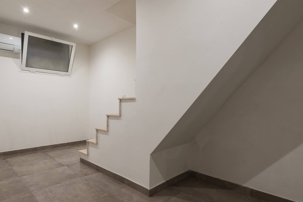 Vatican Suite 2 Levels Completely Renovated