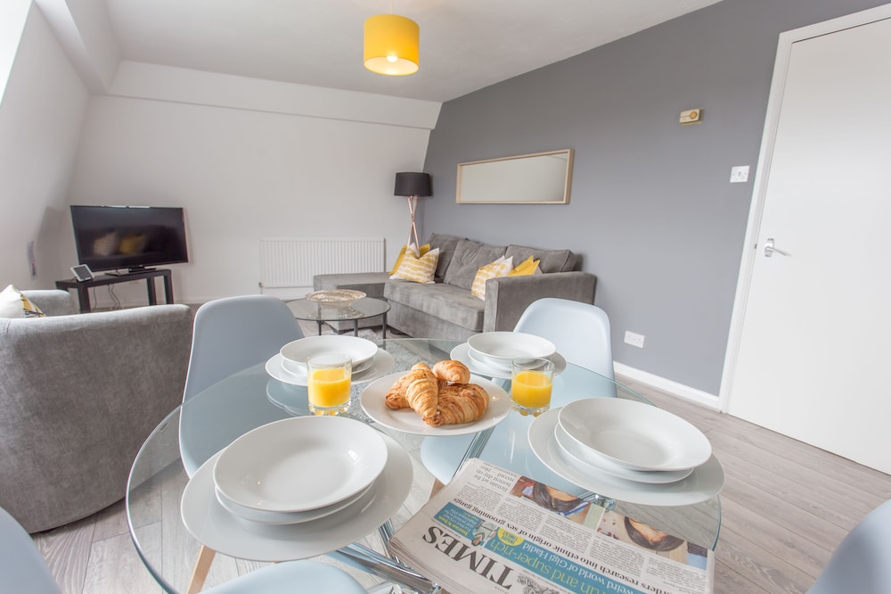 The Manor Suite
