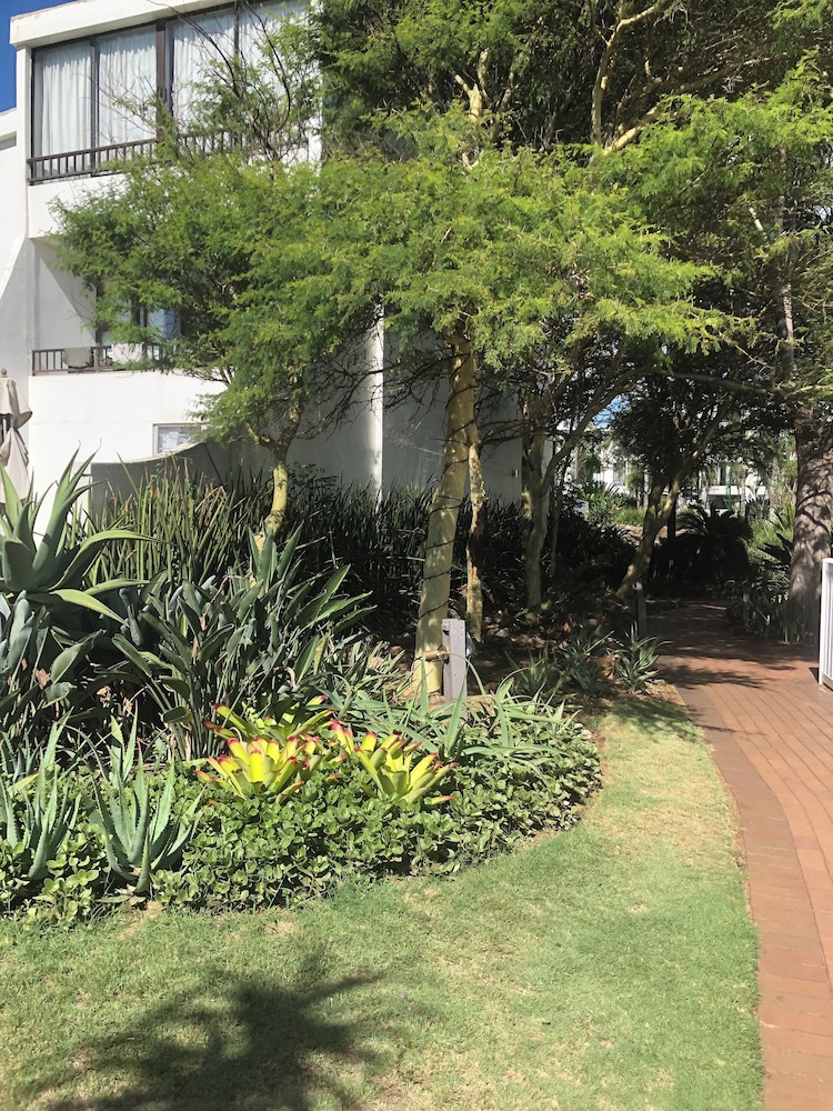 Studio Resort Apartment - Sleeps 2 - Beachside
