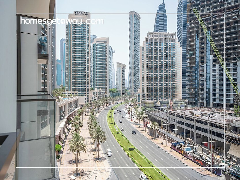 Chic 1BR Burj Crown Boulevard View