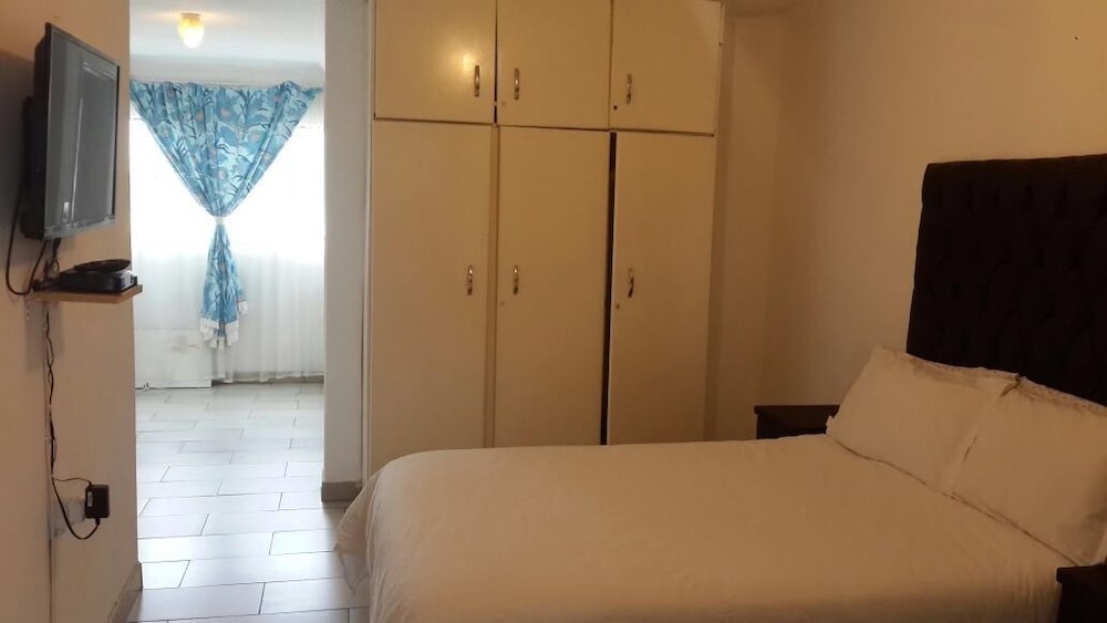 Bogadi B&B