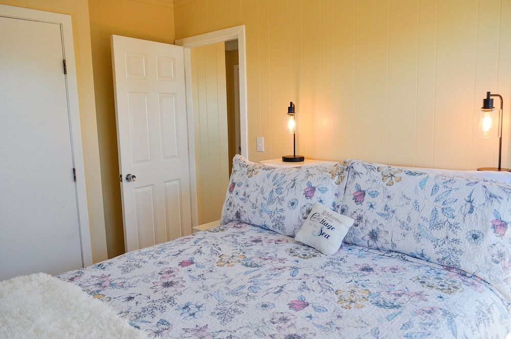 Sunray Cottage by Topsail Realty