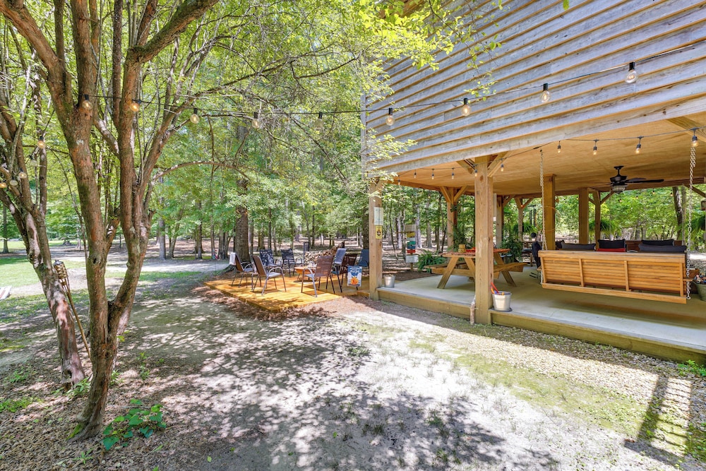 Riverfront Cabin w/ Outdoor Oasis in Seminary! - Property Image 10