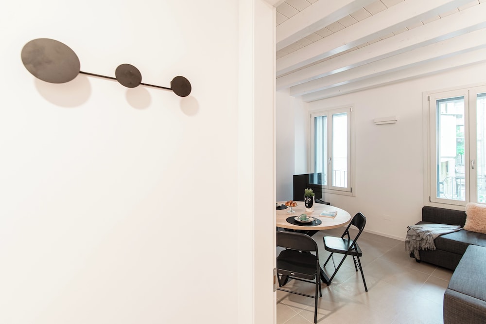 Suite JOIVY Lake 11