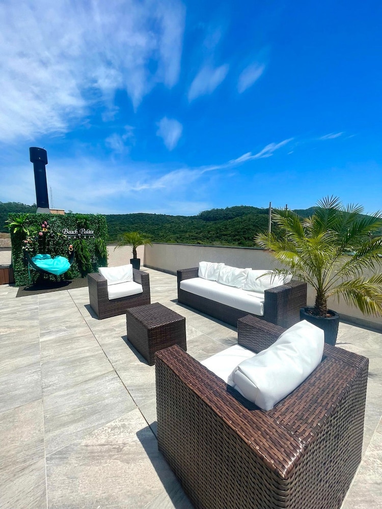 Residencial Beach Palace