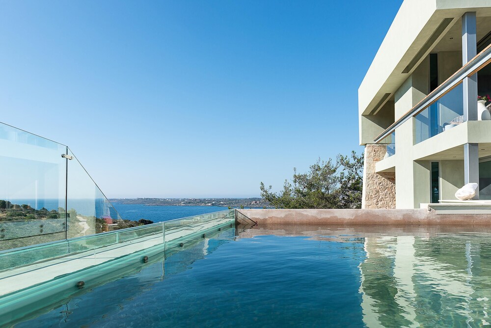 Villa Charlotte by CuraVillas Collection