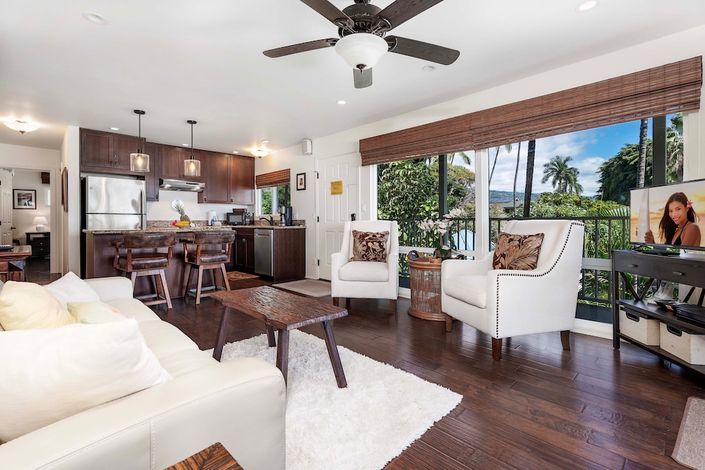 Ocean View Unit w Lanai - AC - Near Marketplace! - Vrkcv