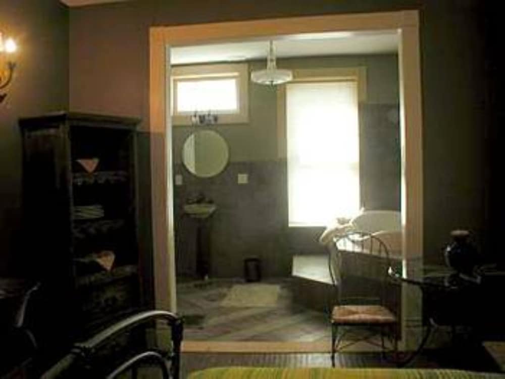 Dubuque Vacations - The Solon Langworthy House - Property Image 1