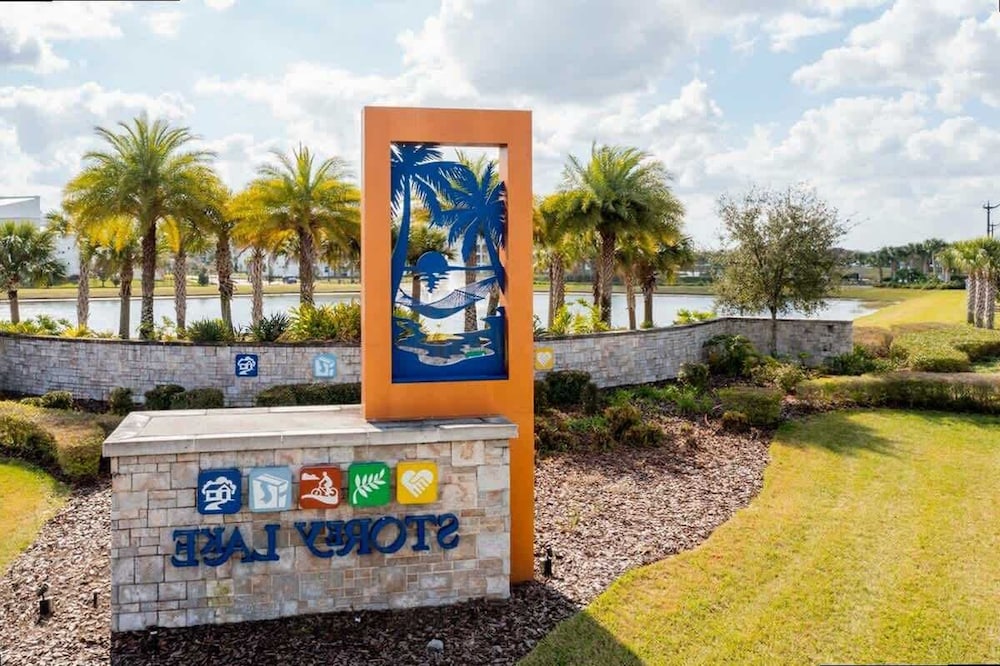 Lake View Resort Condo w Lazy River Near Disney