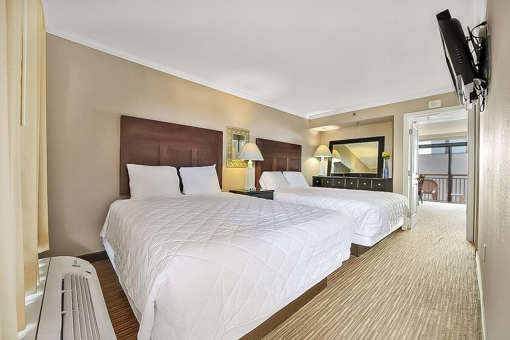 Caravelle 706 1 Bedroom Condo