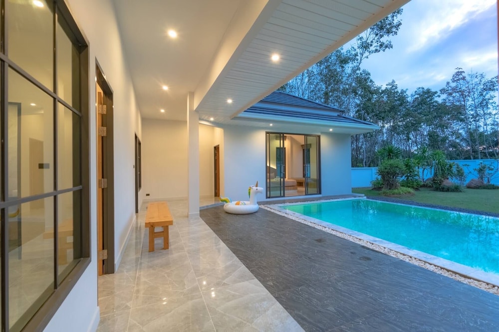 Cha De lay Private Pool Villa Ao Nang Krabi view 5