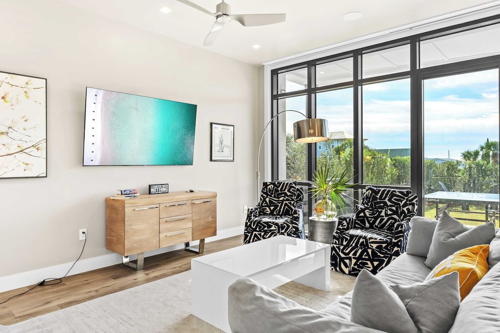 Crest One by Avantstay Rooftop Views, Pool Access, Golf Cart Included