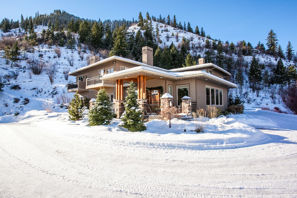 Cascade Valley Inn