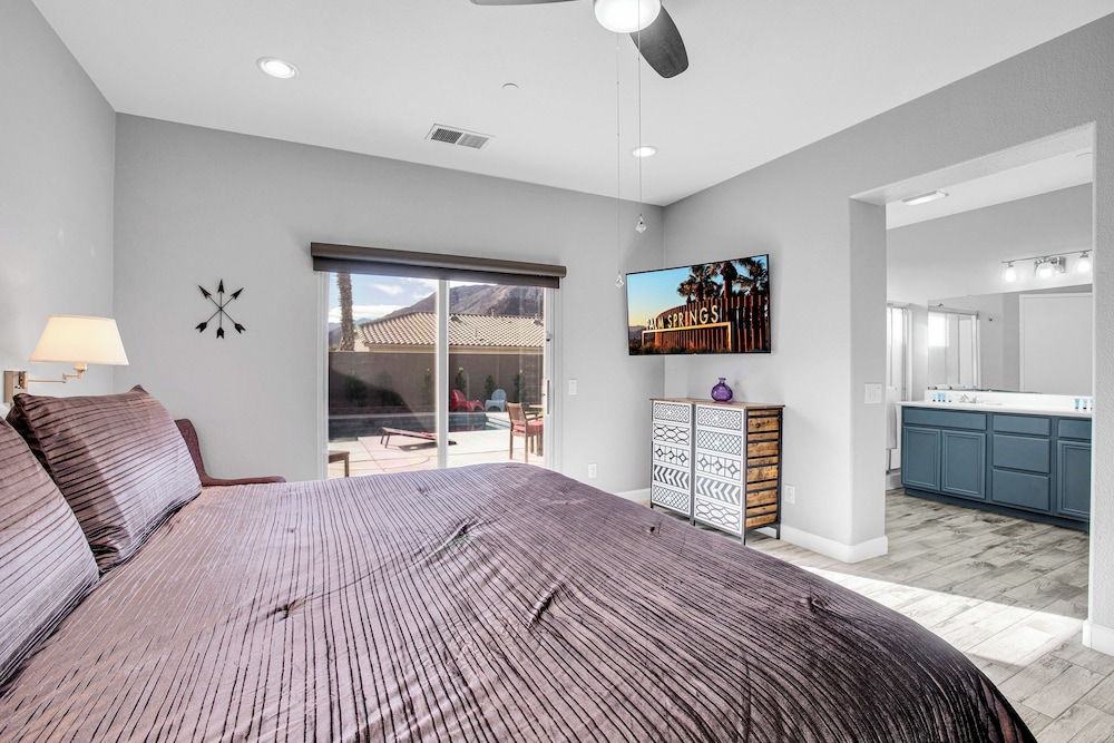 Near Downtown: Palm Springs Home w/ Mountain Views