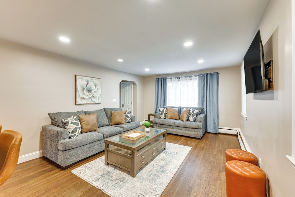 Modern Home w/ Spacious Yard in Springfield!