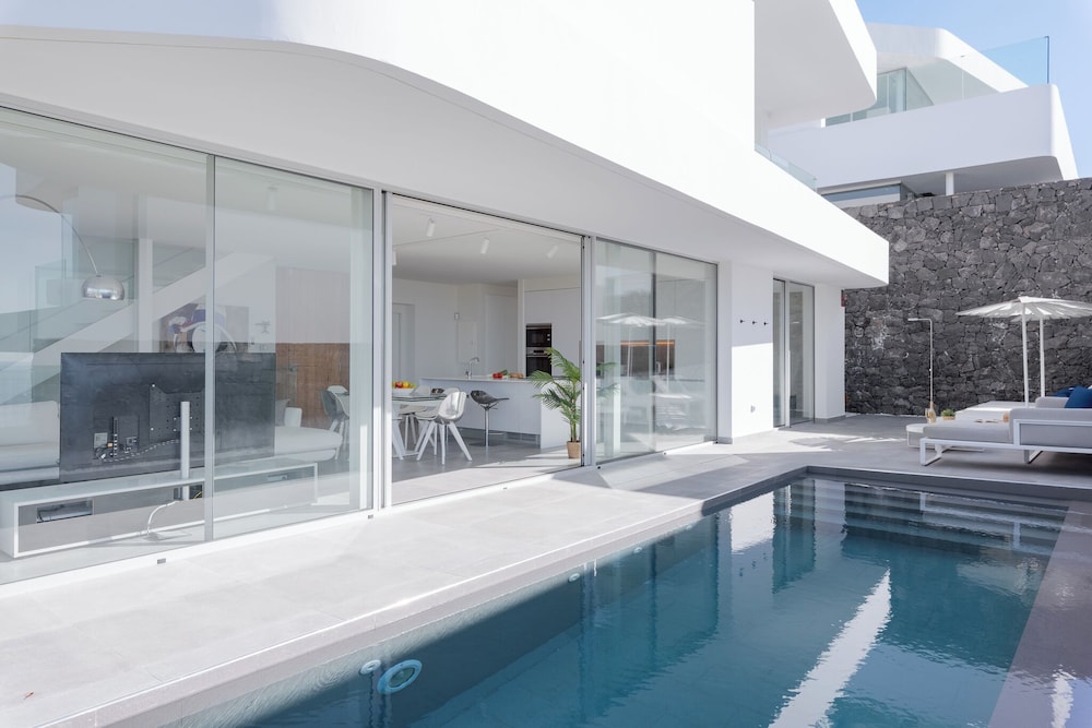 Villa Superior 1 - Casangular by Upper