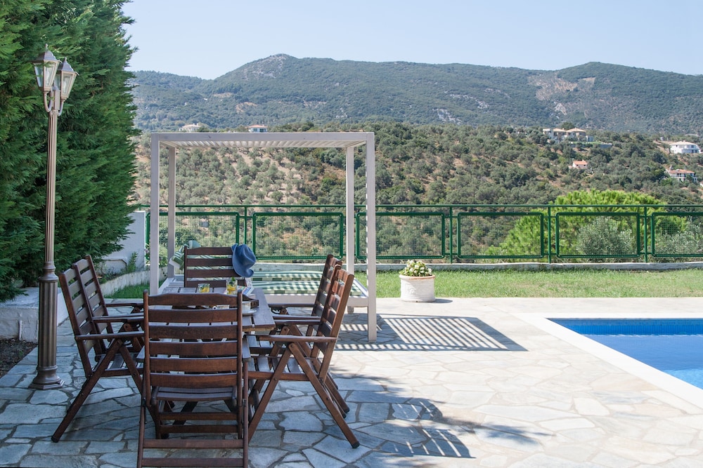 Four Seasons Villas