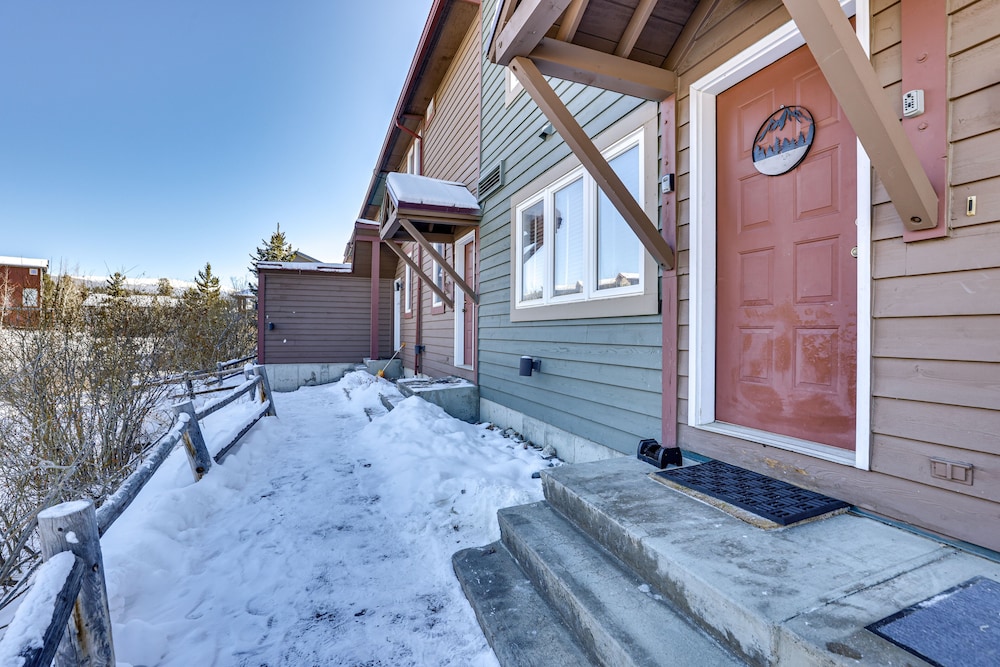 Fantastic Fraser Condo: Year-round Family Getaway