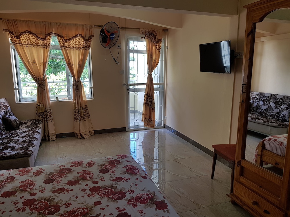 Pereybere Beach Apartments