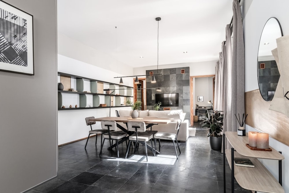 Monroe - 2 Bedrooms in Chueca