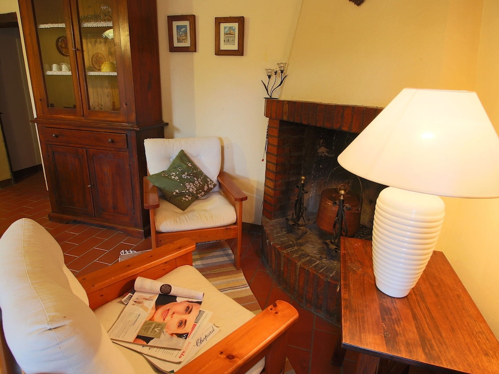 Farmhouse With Stables, Horses and the Ability to Make Horseback Riding