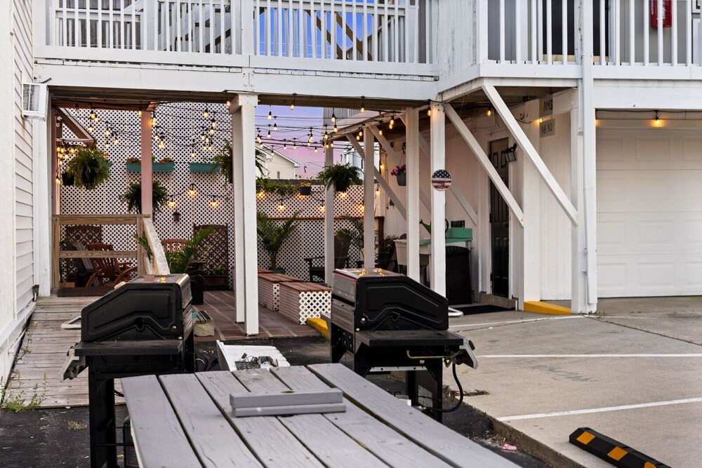 Dry Dock Inn