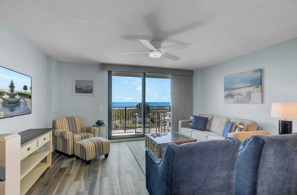 423 C Shipwatch by Avantstay Ocean Views Community Pool Close to Beach