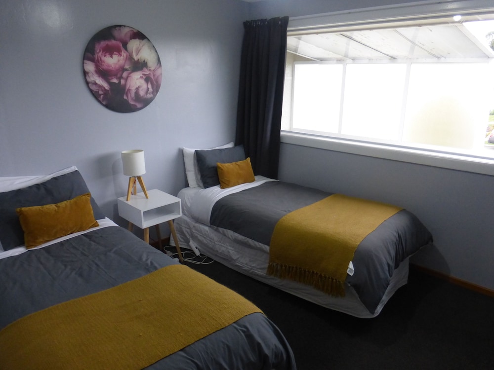 Oamaru Holiday Homes 8 Oxford Street view 3