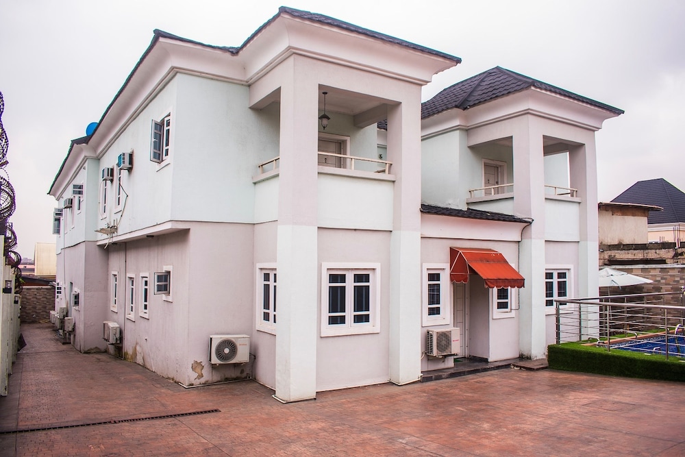 Aeroville Apartments