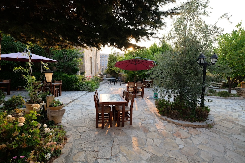 St. George’s Cathedral Pilgrim Guesthouse – Jerusalem