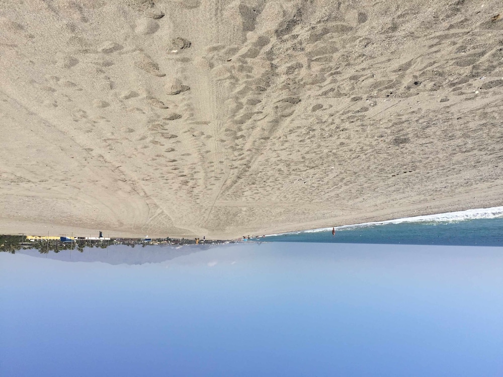 VenAVera E21B - 1 Bedroom/1Bath Beachfront WIFI