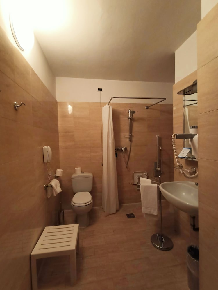 Photo 38
