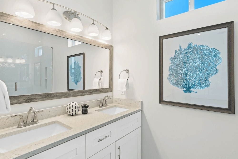 Wanderlust by Avantstay Walk to Beach + Pool New Construction
