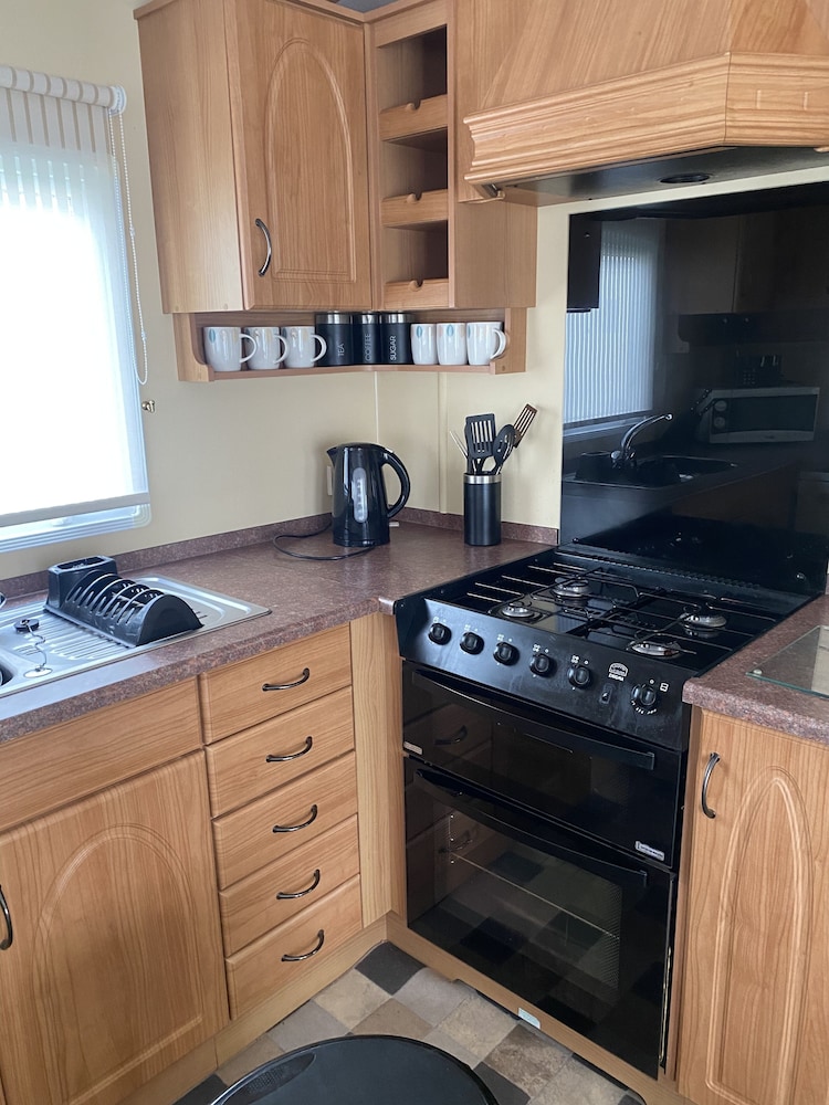 Stunning 2 Bedroom Static Caravan set in 60 Acres view 5