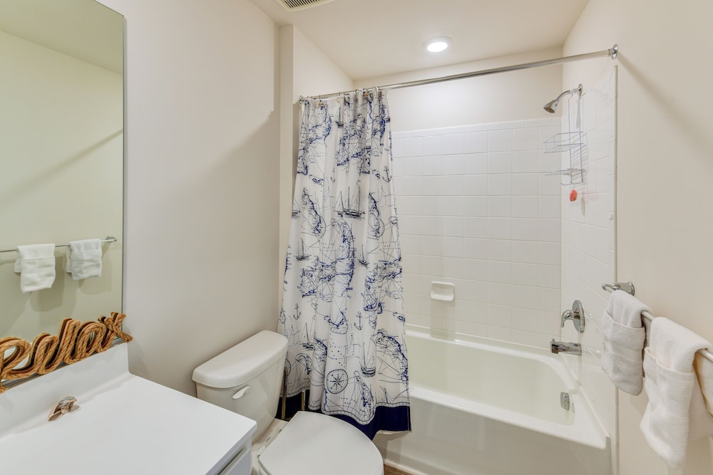 5 Mi to Bethany Beach: Home w/ Pool + Gym Access!