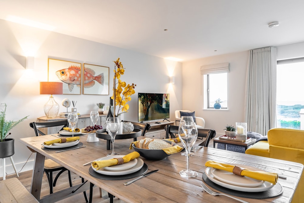 Porth Beach Villa