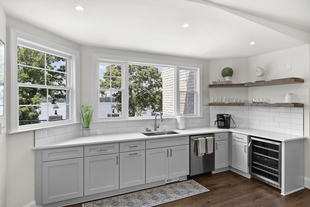Make a Big Splash in 7BR Lake Norman Home!