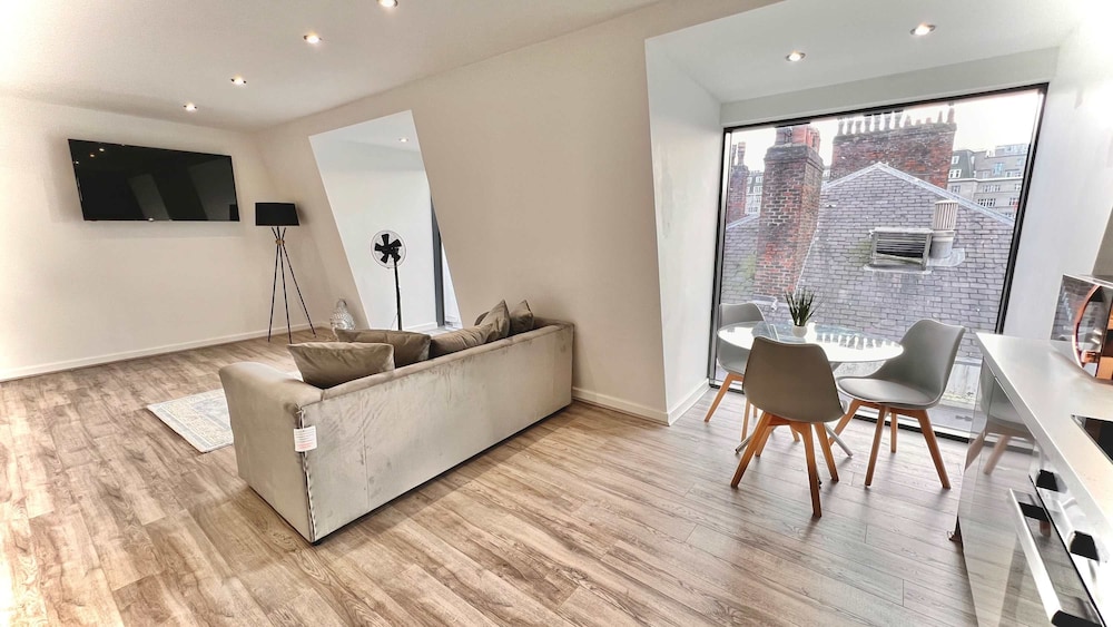 Elegant Stay in Irwell Chambers
