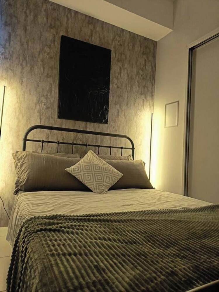 Relax in Style With Fast Wifi & Netflix