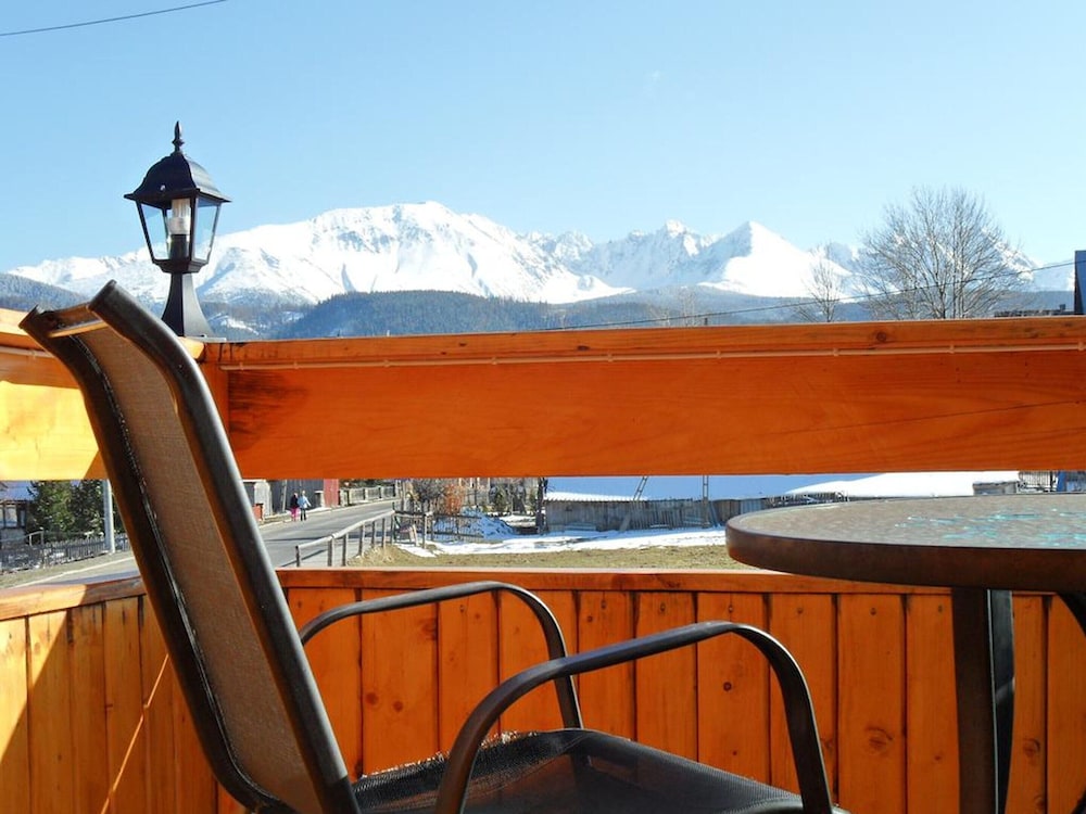 Cottage With a View of the Tatra Mountains