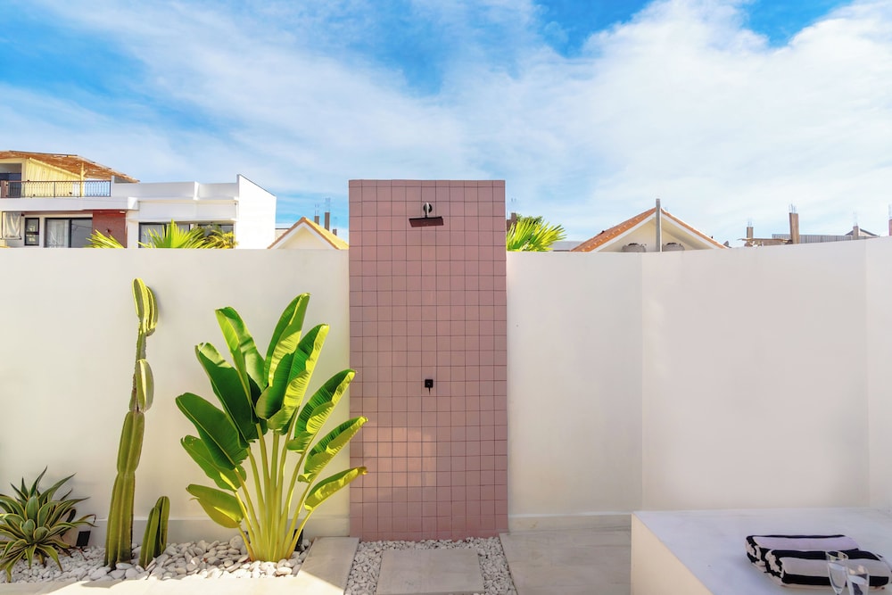 Stylish Private Pool Villa in Pererenan