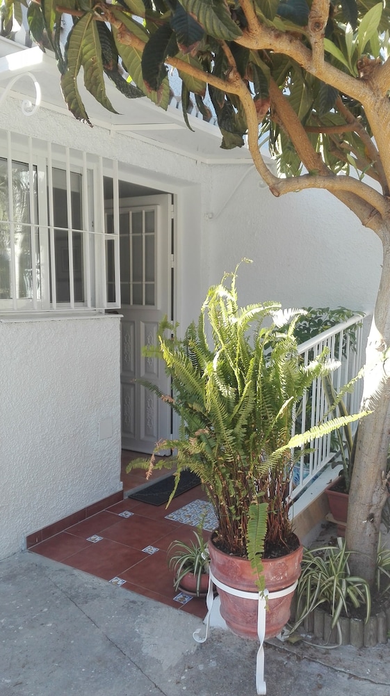 Bright Apartment With Bedroom, Living Room and Private Bathroom by the sea view 3