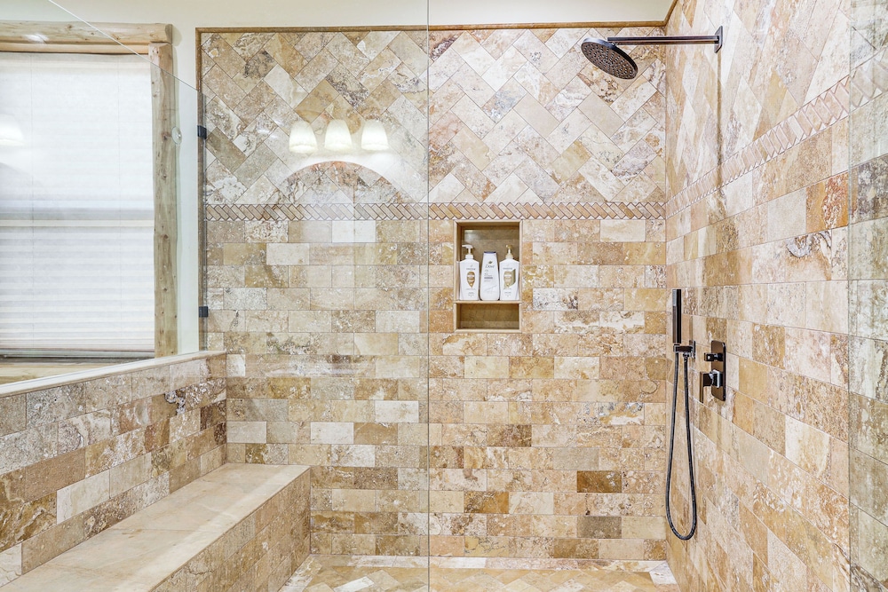 Hot Tub + Game Room: Mtn-view Retreat in Big Bear!