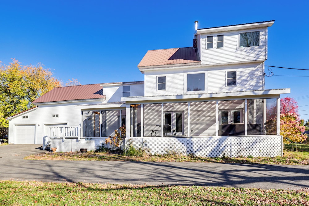 Hike, Ski & Explore: Patten Home w/ Pool Table!