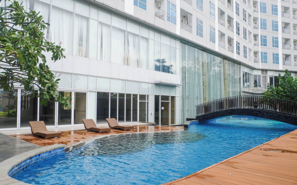 Stunning Studio with Strategic Location at Grand Sungkono Lagoon Apartment