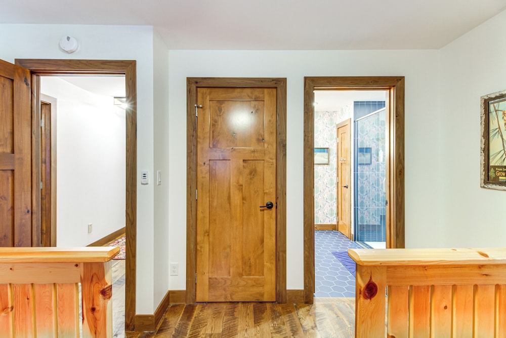 Short Drive to Itasca State Park - Waterfront Home
