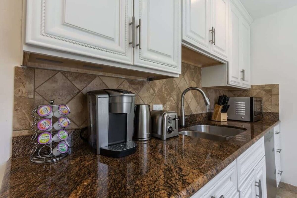 @ Marbella Lane - Convenient Home in Sunnyvale